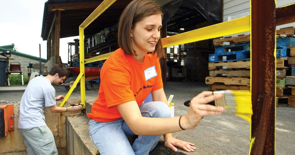 Members of the Class of 2012 paint at the Blue Ridge Food Bank during the annual New Students Public Service Day in 2009. 